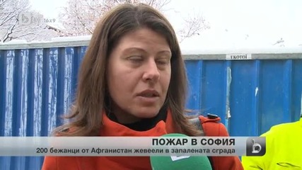 Пожар изпепели 100-годишна сграда в София