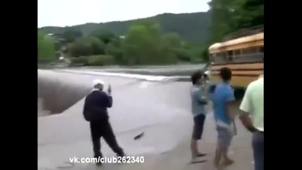 Луд руснак минава like a boss