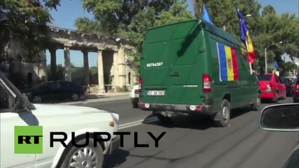 Moldova: Car convoy leads continued anti-govt protests in Chisinau