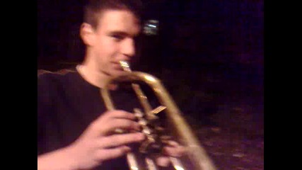 Дими свири на тромпет.. ;dd 