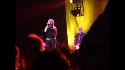 Kelly Clarkson Miss Independent Short Version & How I Feel Live Cardiff International Arena 