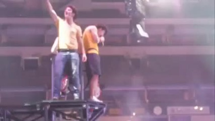 Jonas Brothers - Fly With Me 