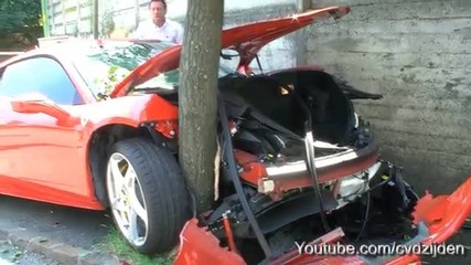Едно ферари с цвет червен 