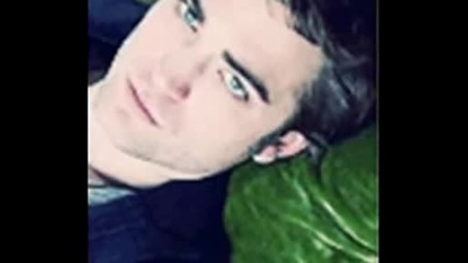 New Pictures of Robert Pattinson - August 20