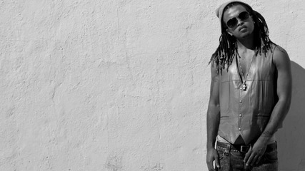 Dev ft. Bobby Brackins - I Say Hella