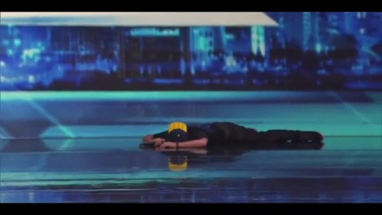 Ненормалник пее Lil Wayne - Swag Surf в X Factor