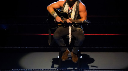 Elias debuts a new Christmas classic: Raw, Dec. 24, 2018