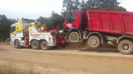 Пътна помощ Автокомплекс Димитров репатриране на аварирал четириос до сервиза за ремонт 07.08.2014