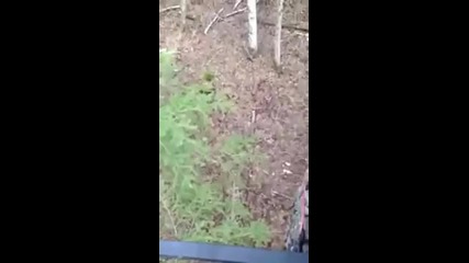 Scary!! A Hunter has a close encounter with a bear!