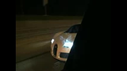 Bugatti Veyron vs Nissan Gt-r (including deleted scenes)
