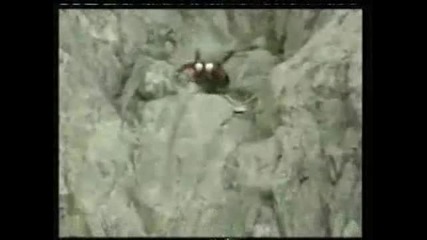 Ужасно падане от скали