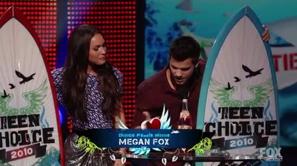 Taylor Lautner and Megan Fox Win Choice Hotties - 2010 Teen Choice Awards 