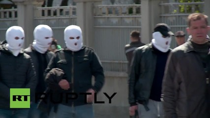 Ukraine: Anti-govt protesters rally for "peace and justice" in Kiev