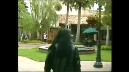 Cher mouths off a paparazzi
