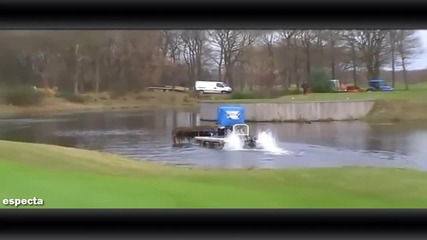 Специализирана амфибия за почистване на водни басейни!