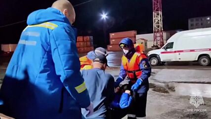 Оцелял след два месеца в малка надуваема лодка: Рибари спасиха мъж в Охотско море