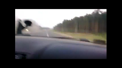Какви маневри прави тоя ?