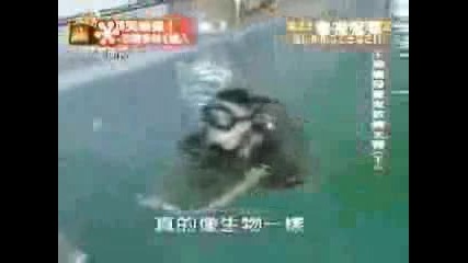 Японец Прави Невероятни Балони Под Вода