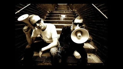 Slyde Feat. Lady Posh | Kiss Kiss Bang Bang