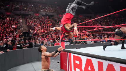 Ricochet helps Finn Bálor fight off Bobby Lashley and Lio Rush: Raw, Feb. 18, 2019