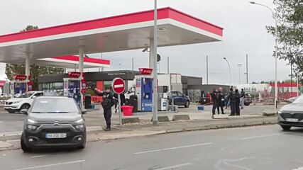 Един загинал и четирима ранени при стрелба край Париж (ВИДЕО)