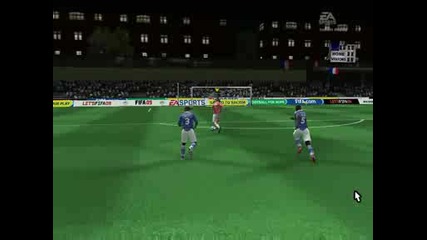 Прехвърлящ удър от близка дистанция на FIFA09