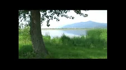 средното Течение На Река Тунджа