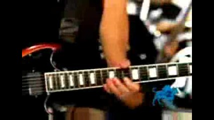 Ill Nino - This Is War