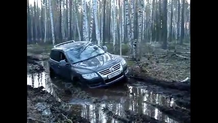 Какво се случва когато Wv Touareg излезе от хувабия път