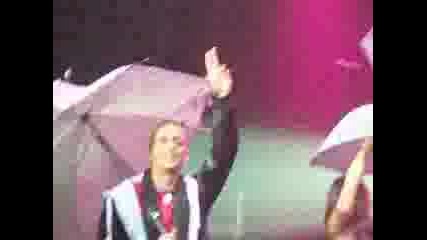 Rihanna - Umbrella (live)