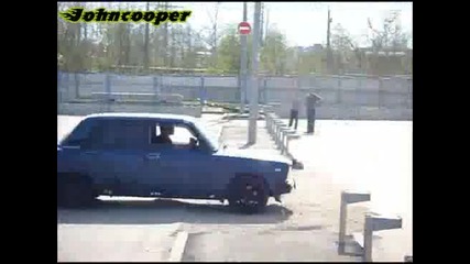 Начинаещ дрифтър с Лада