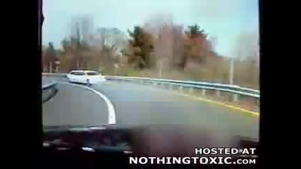 Ню Йорк полиция прогони Лимо Going обърнат на 150 mph. 