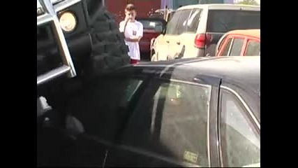 Hummer H2 in Action
