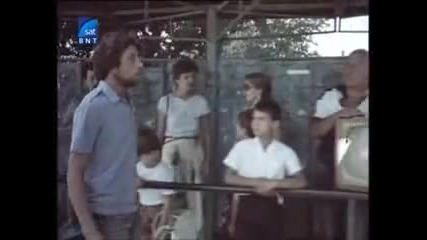 Българският сериал Дом за нашите деца, Сезон 3 - Неизчезващите (1988), 2 серия - Свидетели [част 7]