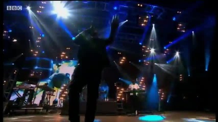 Taio Cruz performs Dynamite at Bbc Radio