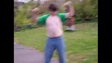 На тоя нещо му има 