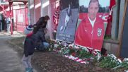 Малки и големи продължават да отдават почит на Димитър Пенев пред "Армията"