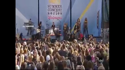 Miley Cyrus - Cant Be Tamed (live on Gma 618) 