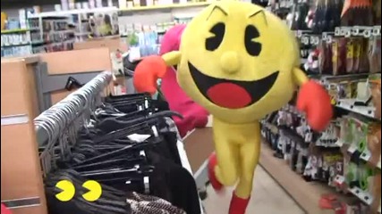 Pac Man - Remi Gaillard - няма как да не се засмееш 