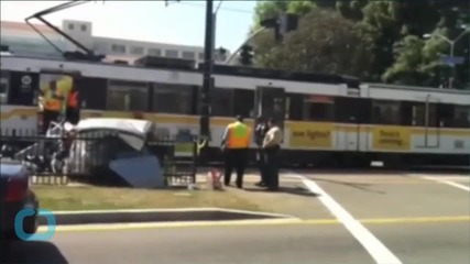 Train Crashes Into Two Cars in Los Angeles, Injuring 21