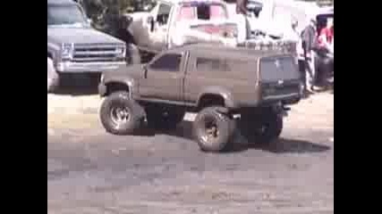 Toyota Mud Bog - Mud Bogg