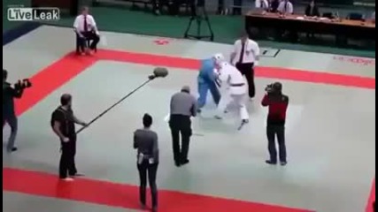 Тоя ги разби:p