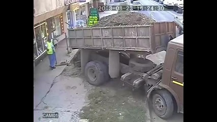 Разтоварване на камион