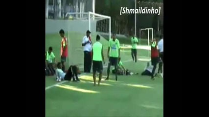 Ronaldinho skills in his first training in Flamengo 2