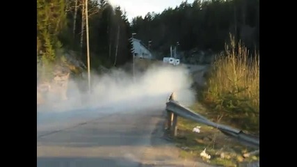 E30 338i S38b38 at street -the movie 2010 Drifting