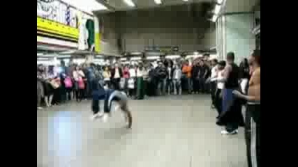 Streetfighter Breakdance Tighter Sync
