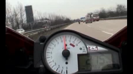 Yamaha R1 vs Suzuki Gsx - R 1000 