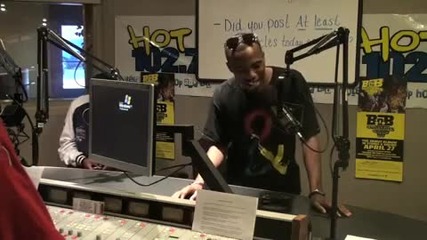 Интервю с B.o.b в радио Hot 102.7 