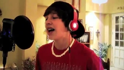 Няма по - добър от Justin Bieber! - 14 годишен пее Never say never . 