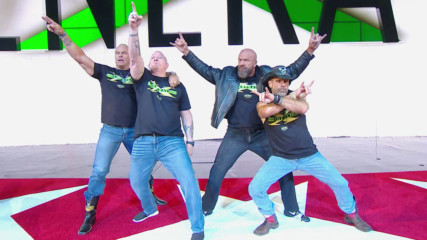 The WWE Universe celebrates the newest WWE Hall of Fame Inductees: WrestleMania 35 (WWE Network Exclusive)